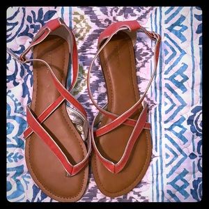 Women’s strappy sandals